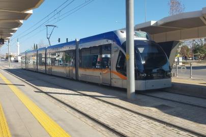 TRAMVAYLAR KADEMELİ DÖNDÜ