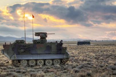 TÜRKİYE’NİN İLK ELEKTRİKLİ ZIRHLI PERSONEL TAŞIYICISI E-ZPT TANITILDI