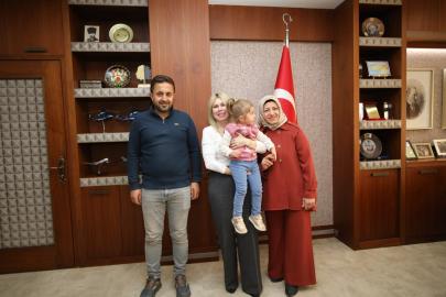 TÜRKİYE’NİN MUCİZE BEBEĞİ ÖZLENEN REKTÖR İLE BULUŞTU