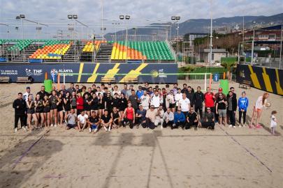 ALANYA’DA PLAJ VOLEYBOLU COŞKUSU
