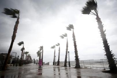 ANTALYA KÖRFEZİ’NE FIRTINA UYARISI