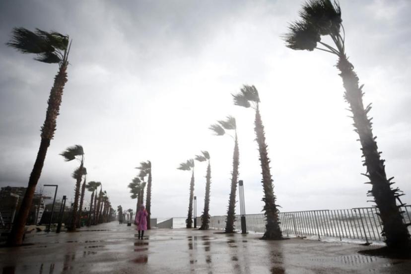 ANTALYA KÖRFEZİ’NE FIRTINA UYARISI