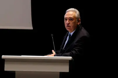 ANTALYA ŞEHİR TİYATROSU’NA YENİ DÜZENLEME ÇAĞRISI