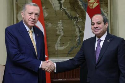 ERDOĞAN KAHİRE YOLUNDA: DİPLOMASİ TRAFİĞİ HIZLANDI