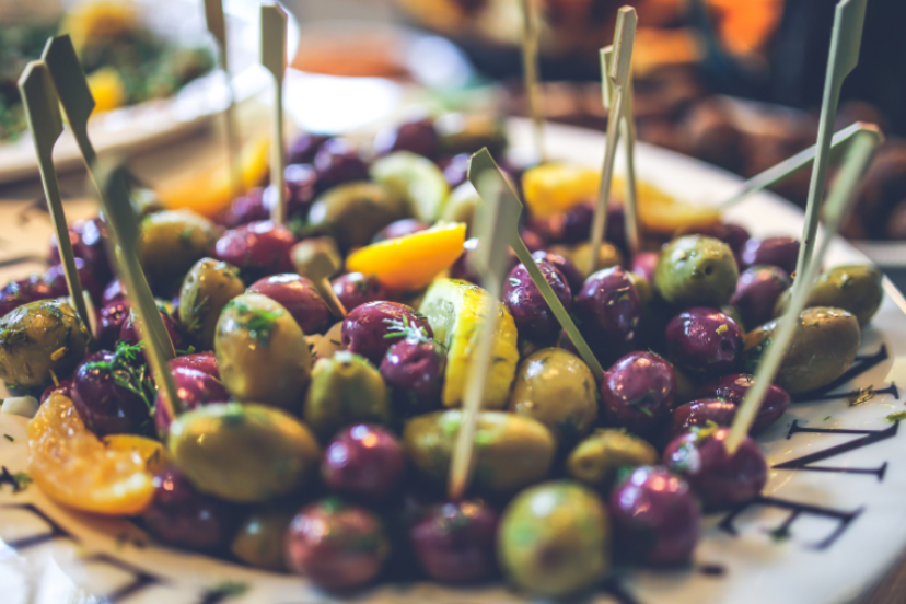 İFTAR SOFRASINA ZEYTİNLE SAĞLIK DOKUNUŞU