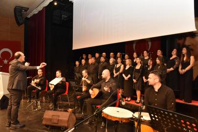 KEPEZ TÜRKÜLERLE TEK YÜREK OLDU