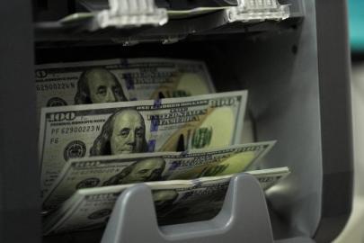 KISA VADELİ DIŞ BORÇTA SINIRLI GERİLEME