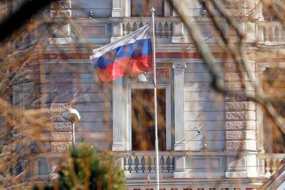 LONDRA’DAN KARŞILIKLI DİPLOMATİK ADIM