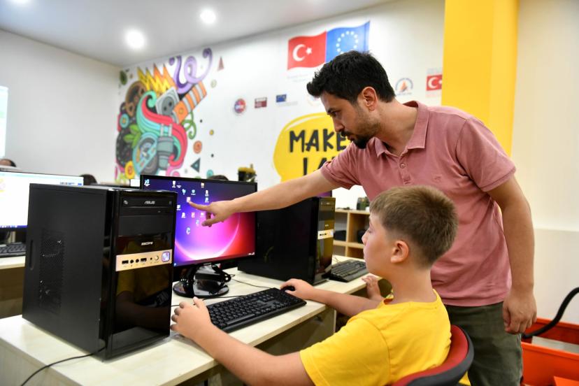 MURATPAŞA’DA ÇOCUKLARA ROBOTİK KODLAMA EĞİTİMİ