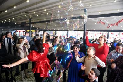 MURATPAŞA’DA “SEVGİ GÜNÜ” RÜZGARI