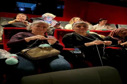 SİNEMA SALONUNDA İYİLİK ÖRÜLDÜ