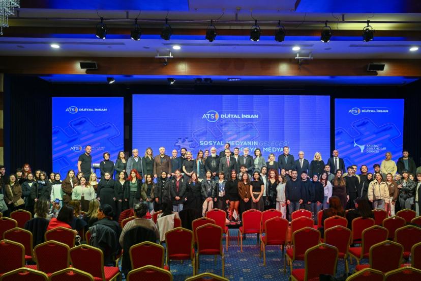 SOSYAL MEDYA GELECEĞİ ZİRVESİ ANTALYA’DA GERÇEKLEŞTİ