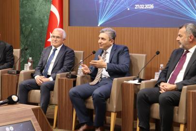 VALİ ŞAHİN GENÇLERLE GELECEĞİ KONUŞTU