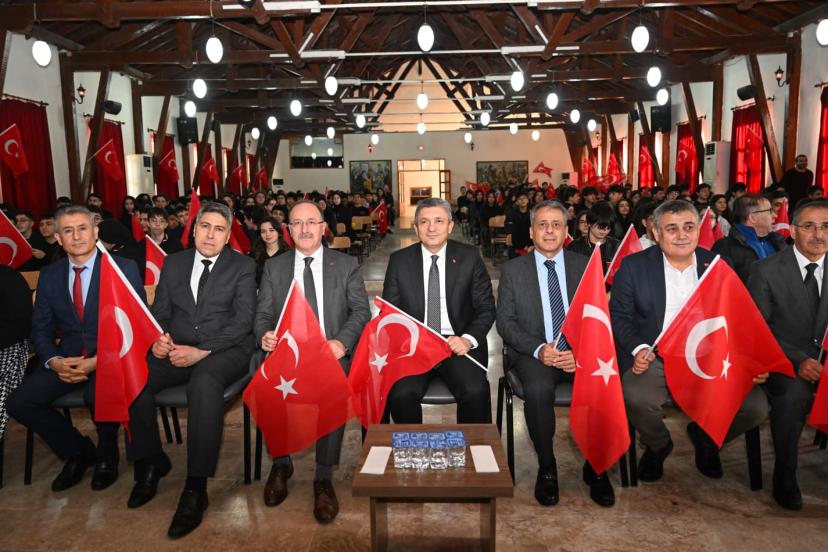 VALİ ŞAHİN, BAYRAK SEVGİMİZ KUTSALDIR