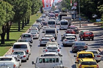 ANTALYA’DA ARAÇ YOĞUNLUĞU REKOR SEVİYEDE