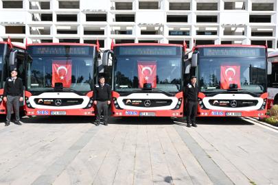 ANTALYA’DA TOPLU ULAŞIMA 19 YENİ KIRMIZI OTOBÜS