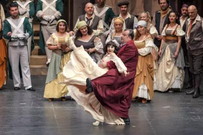 AŞK İKSİRİ ANTALYA SAHNESİNDE GERİ DÖNÜYOR