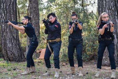 KADIN POLİSLERDEN 25 BİN MESLEKTAŞINA ATIŞ EĞİTİMİ