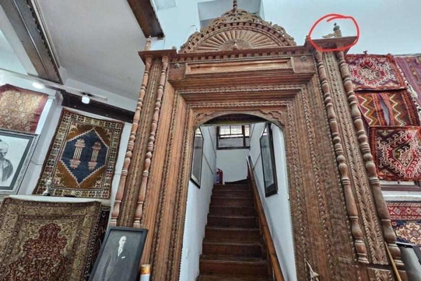 KALEİÇİ’NDE DEKOR SÜSÜ SANILAN AHŞAP, 18. YÜZYIL KONYA MİHRABI ÇIKTI