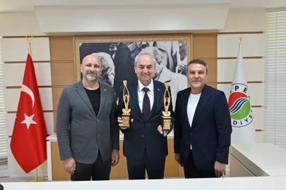 KEPEZ’DE SANAT ÇİFTE ÖDÜLLE TAÇLANDI