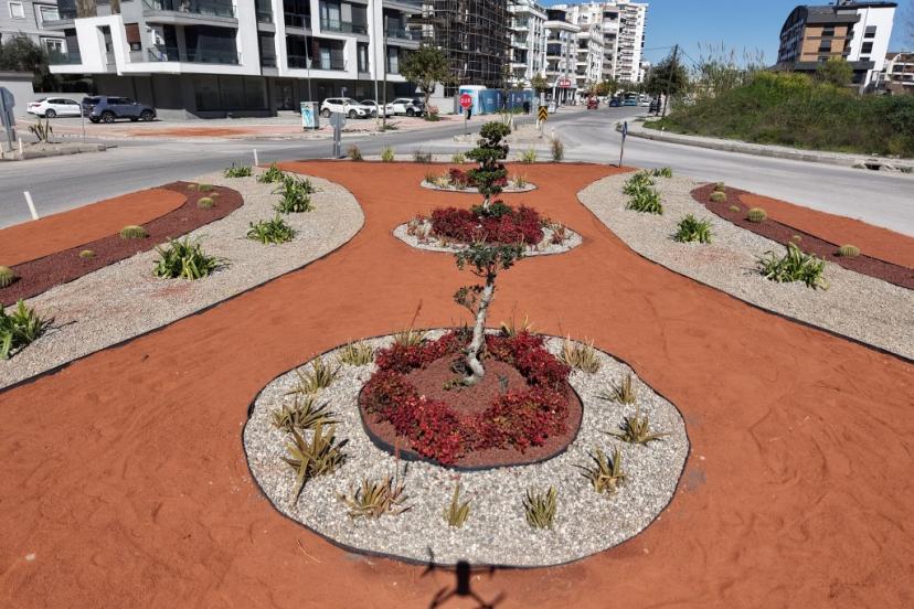 KONYAALTI KAVŞAKLARINA İKLİM DOSTU PEYZAJ