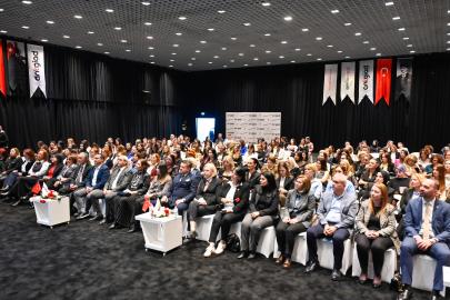 YAPAY ZEKÂ ÇAĞINDA KADINLARIN GÜCÜ MASAYA YATIRILDI