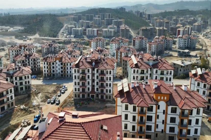 AFET KONUTLARI HAK SAHİPLERİNE TESLİM EDİLİYOR 
