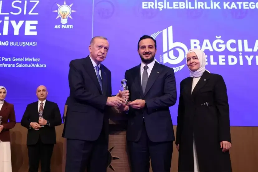 AK PARTİ İSTANBUL'DA DEĞİŞİM RÜZGARI