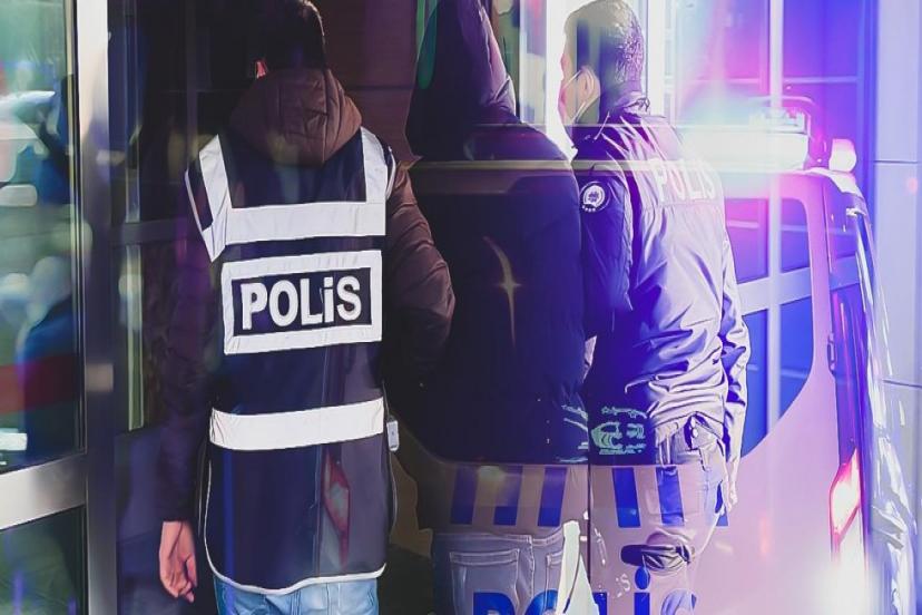 AKDENİZ BELEDİYE BAŞKANI SARIYILDIZ İLE 5 BELEDİYE MECLİS ÜYESİ GÖZALTINA ALINDI