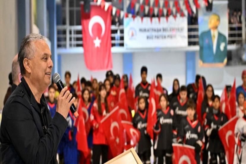 AKDENİZ’İN İLK VE TEK BUZ PİSTİ YENİDEN AÇILDI