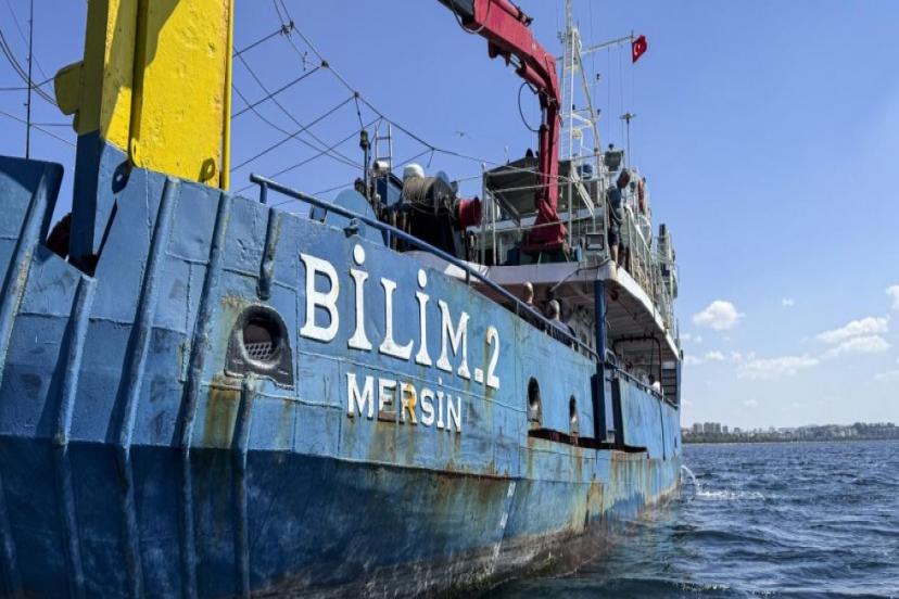 AKDENİZ SUYU MARMARA'NIN YÜZEYİNİ TEMİZLEDİ 