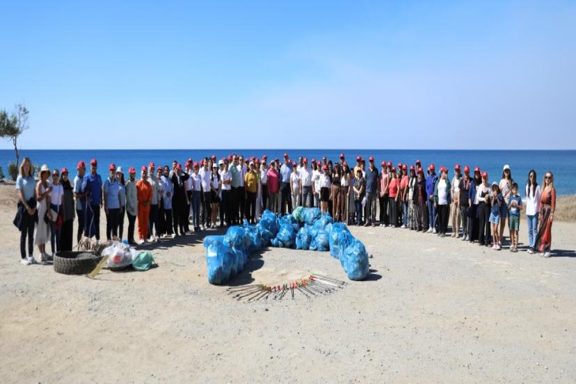 ALANYA BELEDİYESİ’NDEN SAHİL TEMİZLİĞİ