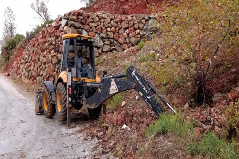 ALANYA KIRSALINDA BÜYÜKŞEHİR’DEN YOĞUN YAĞIŞ MESAİSİ