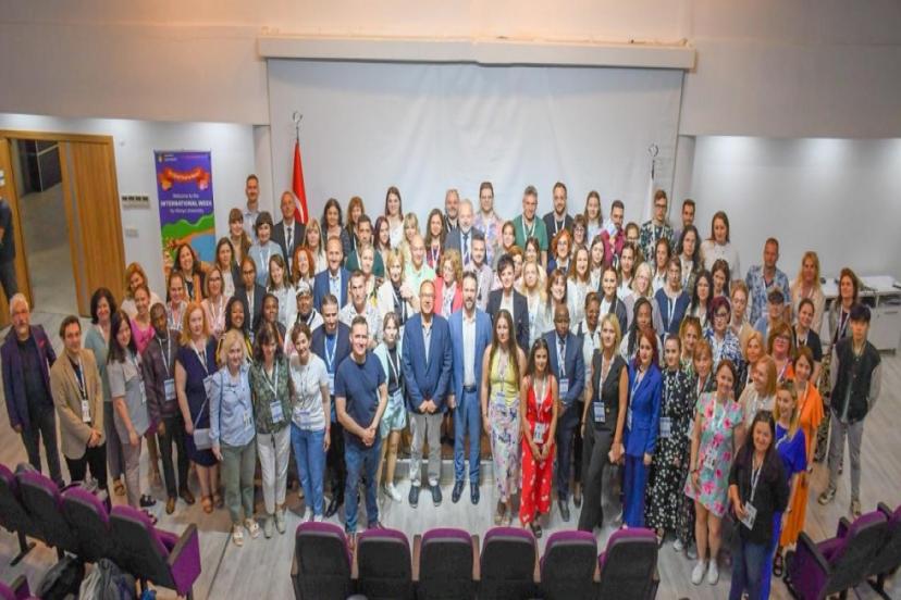 ALANYA ÜNİVERSİTESİ'NDE HEM AKADEMİK HEM KÜLTÜREL ETKİNLİKLER