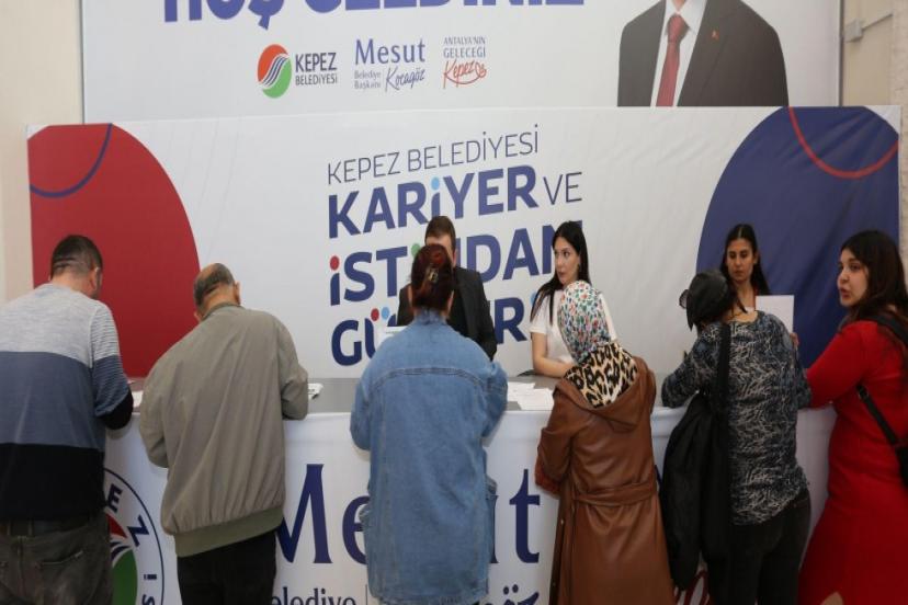 ANTALYA'DA BİNLER KEPEZ KARİYER GÜNLERİNDE BULUŞTU