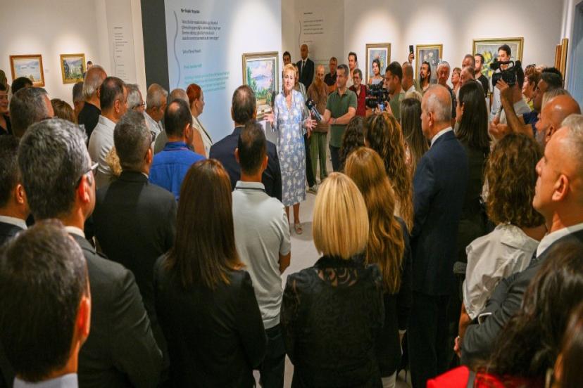 ANTALYA’DA SANAT RÜZGÂRI: “İSTANBUL’UN RESMİ” VE “YAZAN-ÇİZEN LATİF DEMİRCİ” SERGİLERİ
