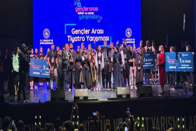 ASPENDOS'TA GENÇLİĞİN SAHNESİ PARLADI