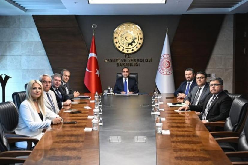 ATSO HEYETİ BAKAN KAÇIR'I ZİYARET ETTİ