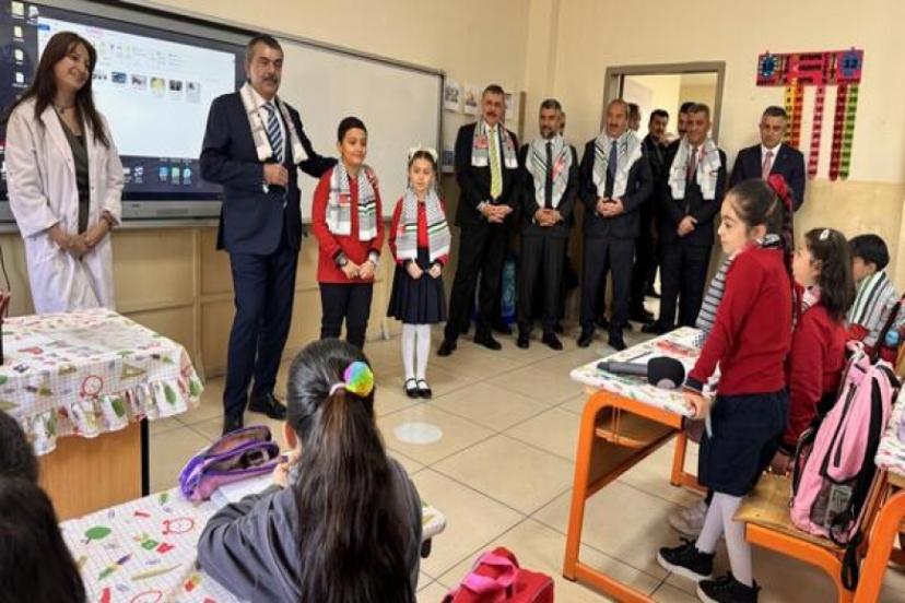 BAKAN TEKİN, FİLİSTİN VE GAZZE TEMALI FARKINDALIK ETKİNLİĞİNE KATILDI