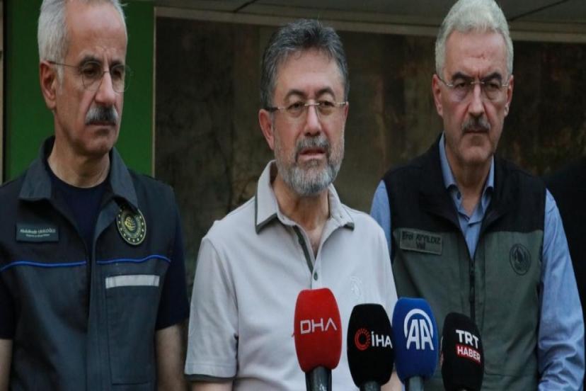 BAKAN YUMAKLI: 4 İLİMİZDEKİ 5 YANGINDA ŞU AN İÇİN HERHANGİ BİR PROBLEM KALMADI 