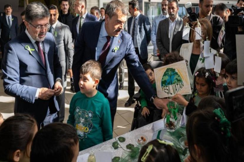 BAKANLAR TEKİN VE YUMAKLI, ÖZEL GEREKSİNİMLİ ÖĞRENCİLERLE BULUŞTU