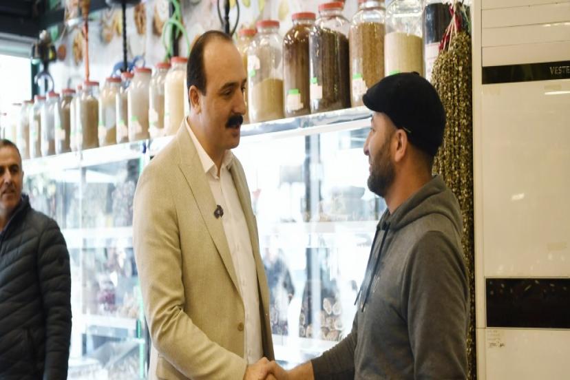 BAŞKAN KOTAN HURMA VE LİMAN ESNAFINI ZİYARET ETTİ