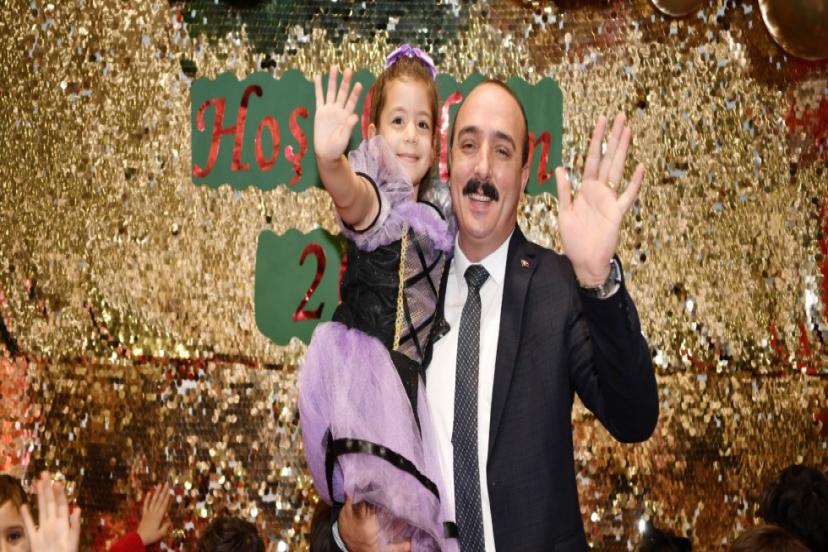 BAŞKAN KOTAN MİNİKLERLE YENİ YILI KUTLADI