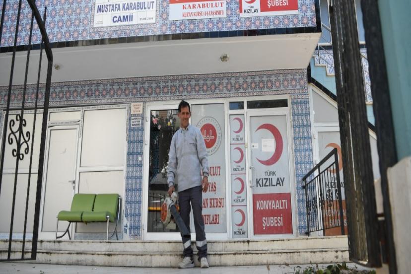 CAMİ BAHÇELERİNDE RAMAZAN TEMİZLİĞİ