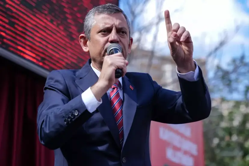 CHP, 6 NİSAN'DA OLAĞANÜSTÜ KURULTAYA GİDİYOR 