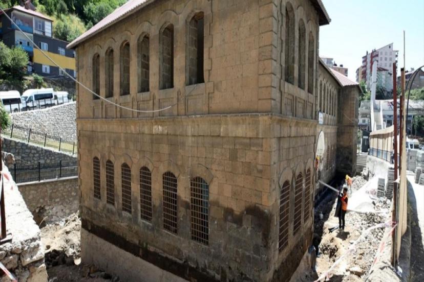 CUMHURİYET'İN İZLERİNİ TAŞIYAN "İLK MEKTEP" RESTORE EDİLİYOR 