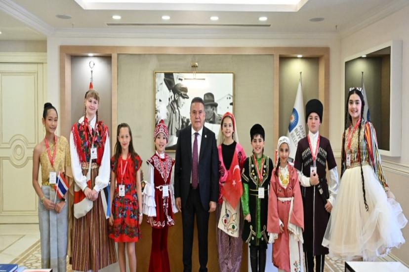 DÜNYA ÇOCUKLARI BAŞKANLIKTA...