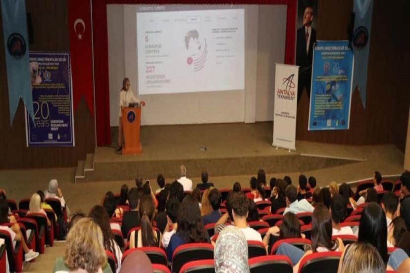 GENÇ ARAŞTIRMACILARA AVRUPA DESTEKLERİ ANLATILDI