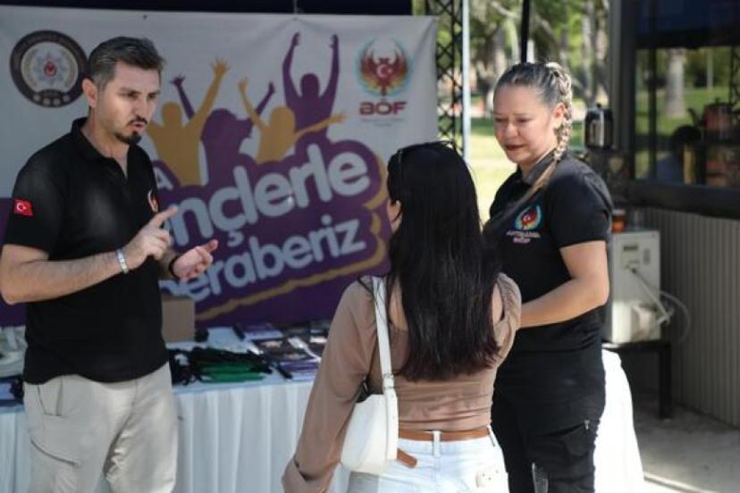 ‘GENÇLERLE BERABERİZ’ PROJESİYLE ON BİNLERCE ÖĞRENCİYE ULAŞILDI