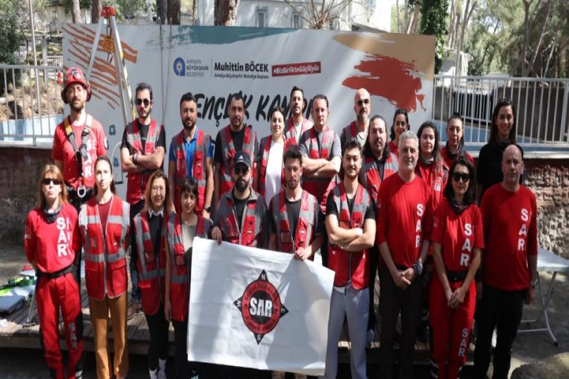 GENÇLİK KAMPINDA ARAMA KURTARMA GÖNÜLLÜLERİNE EĞİTİM KAMPI 